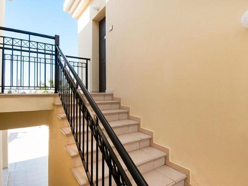 Beautiful 2-Bedroom Apartment - Great Location Paphos Luaran gambar