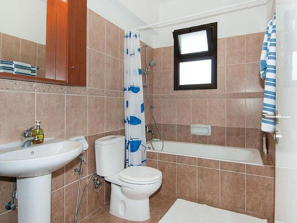 Beautiful 2-Bedroom Apartment - Great Location Paphos Luaran gambar